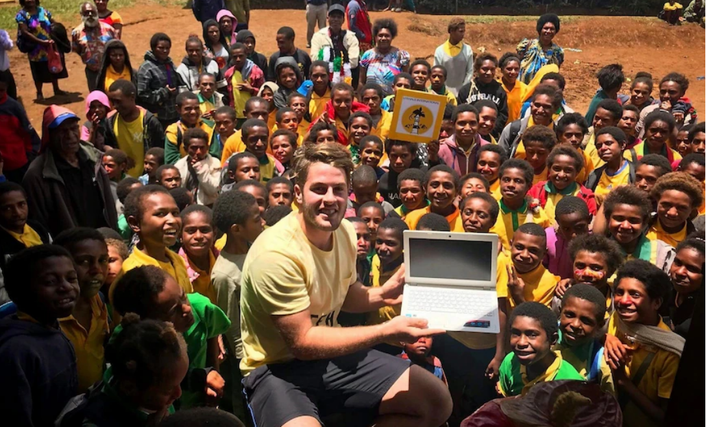 You are currently viewing PNG students access digital learning for first time thanks to Queensland e-waste recycling charity | ABC News
