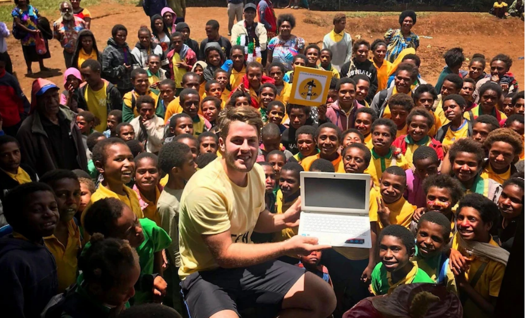 Read more about the article PNG students access digital learning for first time thanks to Queensland e-waste recycling charity | ABC News